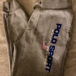 Gray polo sport, Ralph Lerann, jogging pants